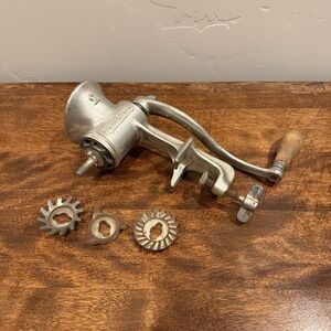 Vintage Universal No. 2 Cast Iron Processing Hand Meat Grinder